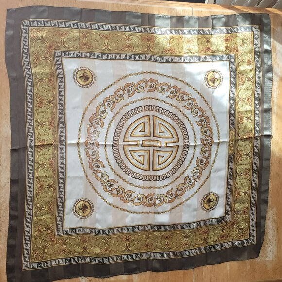 Vintage Classic Alfredo Versace Celine 100% Gold Chain & Coins Silk Scarf 34" - Picture 1 of 15